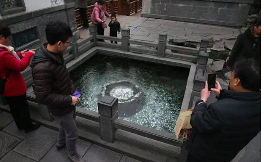 趵突泉景区3年打捞出6万余元硬币?