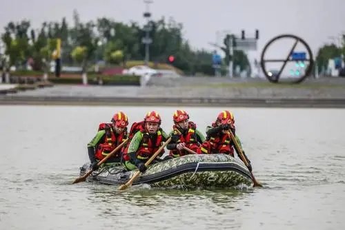 平顶山暴雨亲历者称雨不停不敢睡,暴雨天气我们该如何做好防护?