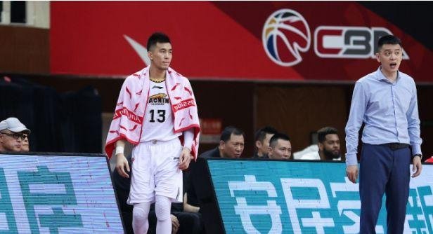 郭艾伦失声痛哭，原因为何？