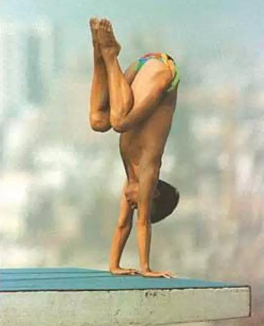 孙淑伟16岁夺奥运冠军，曾差点因跳水失明吗？