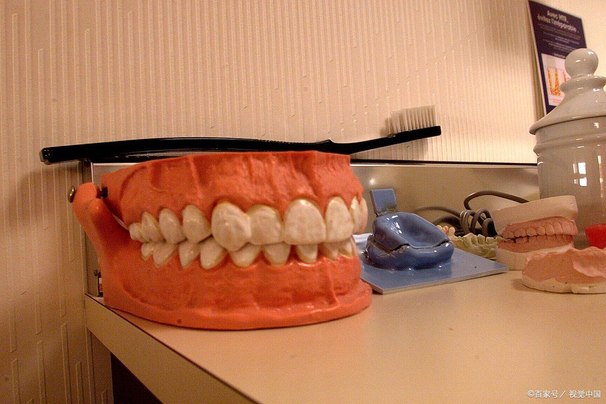 牙齿做根管治疗