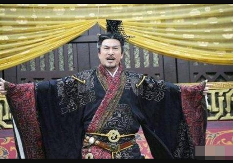 “千岁！千岁！千千岁！”是对什么人说的﹖