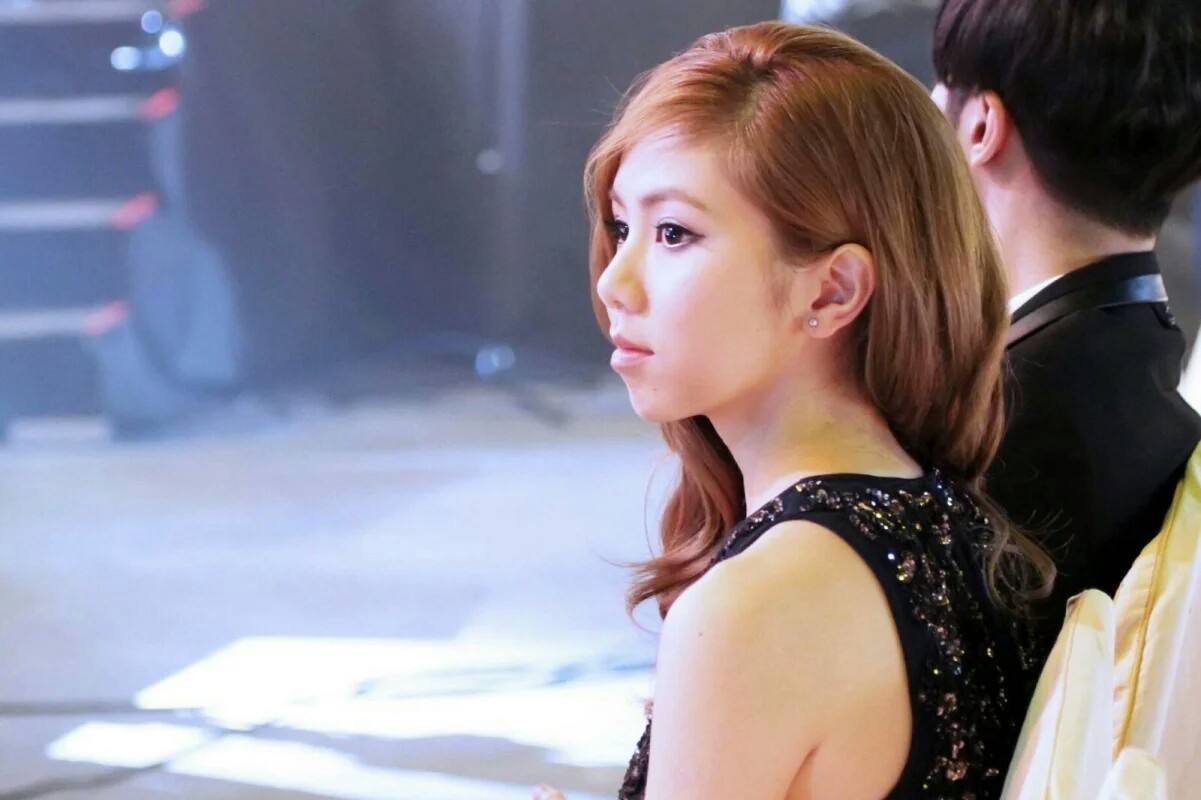 求邓紫棋《泡沫》背后的故事。