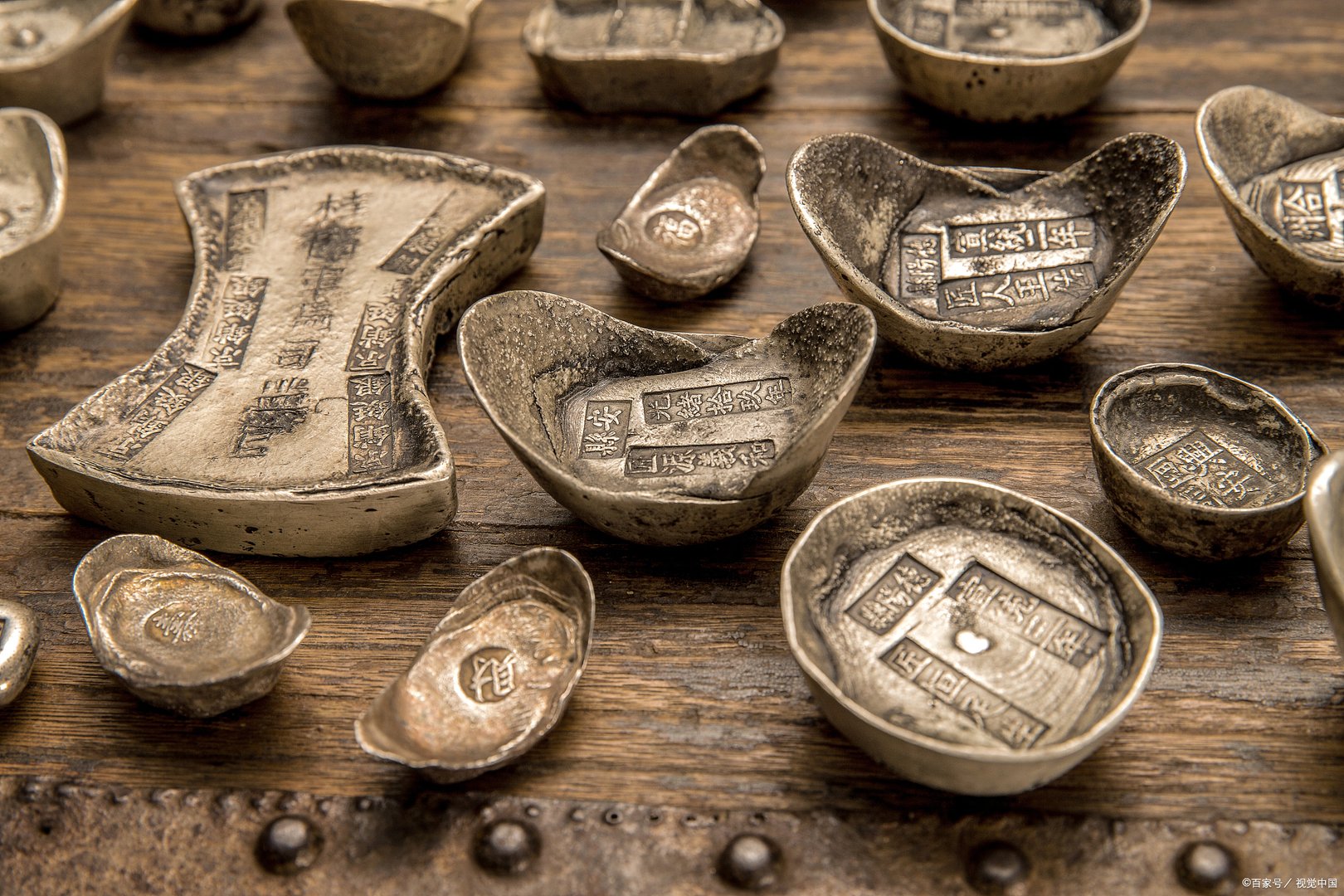 你知道银矿是如何开采出银的吗?银条是如何提炼的呢?