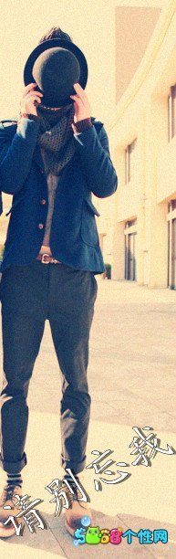 求QQ情侣透明皮肤 要一左一右分开的那种 分割图 急求