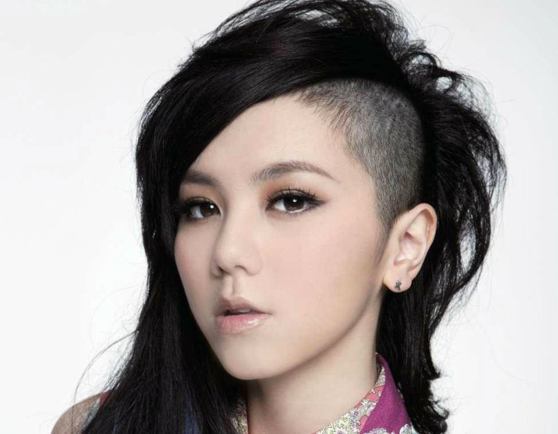 华晨宇这坎真过不去了!邓紫棋不断补刀内涵,她究竟想干什么呢?