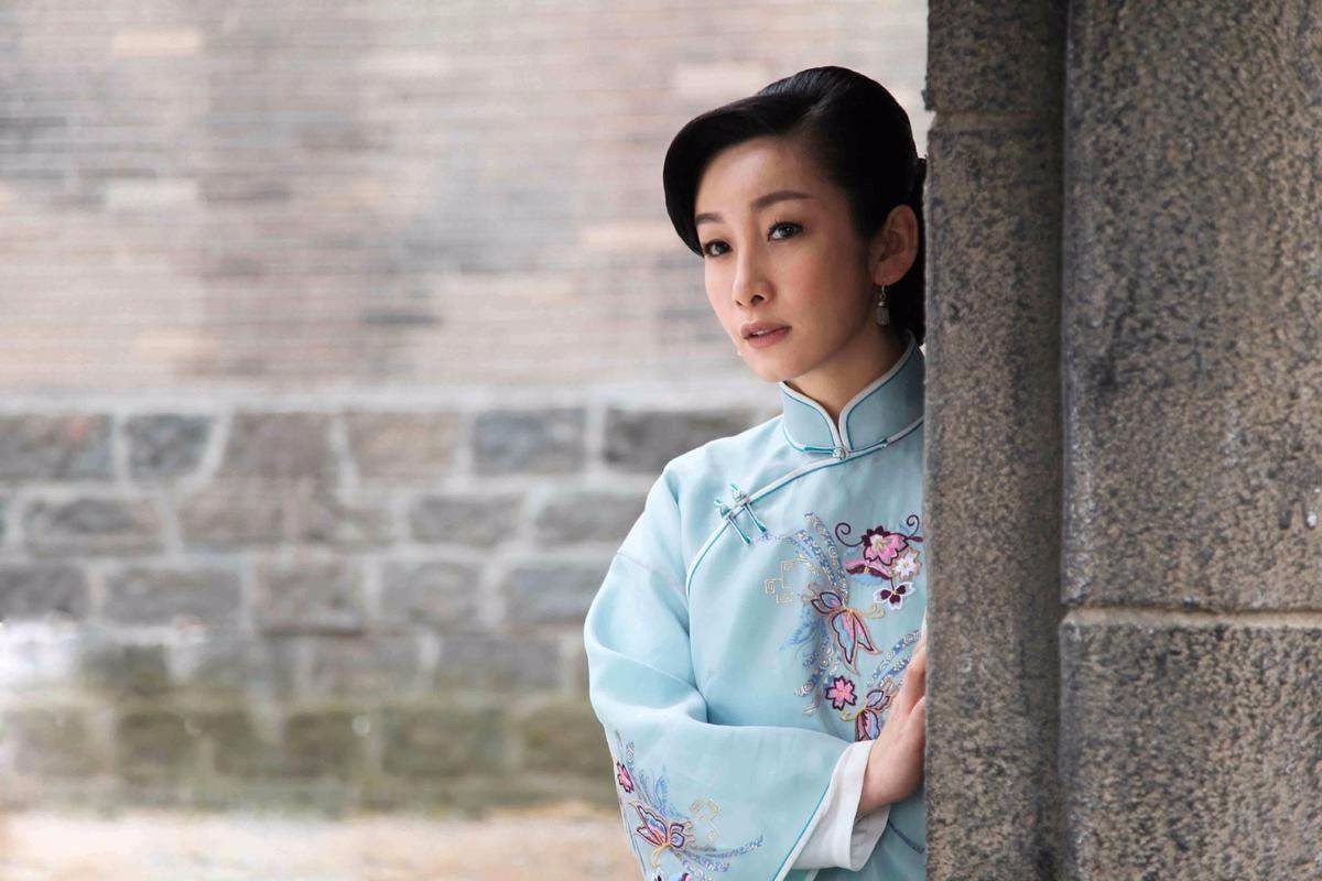 《楼外楼》中秦海璐饰演的李春贤是个怎样的人？