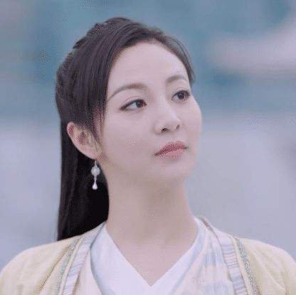 《从前有座灵剑山》中为什么高雨儿想要离开灵剑山?