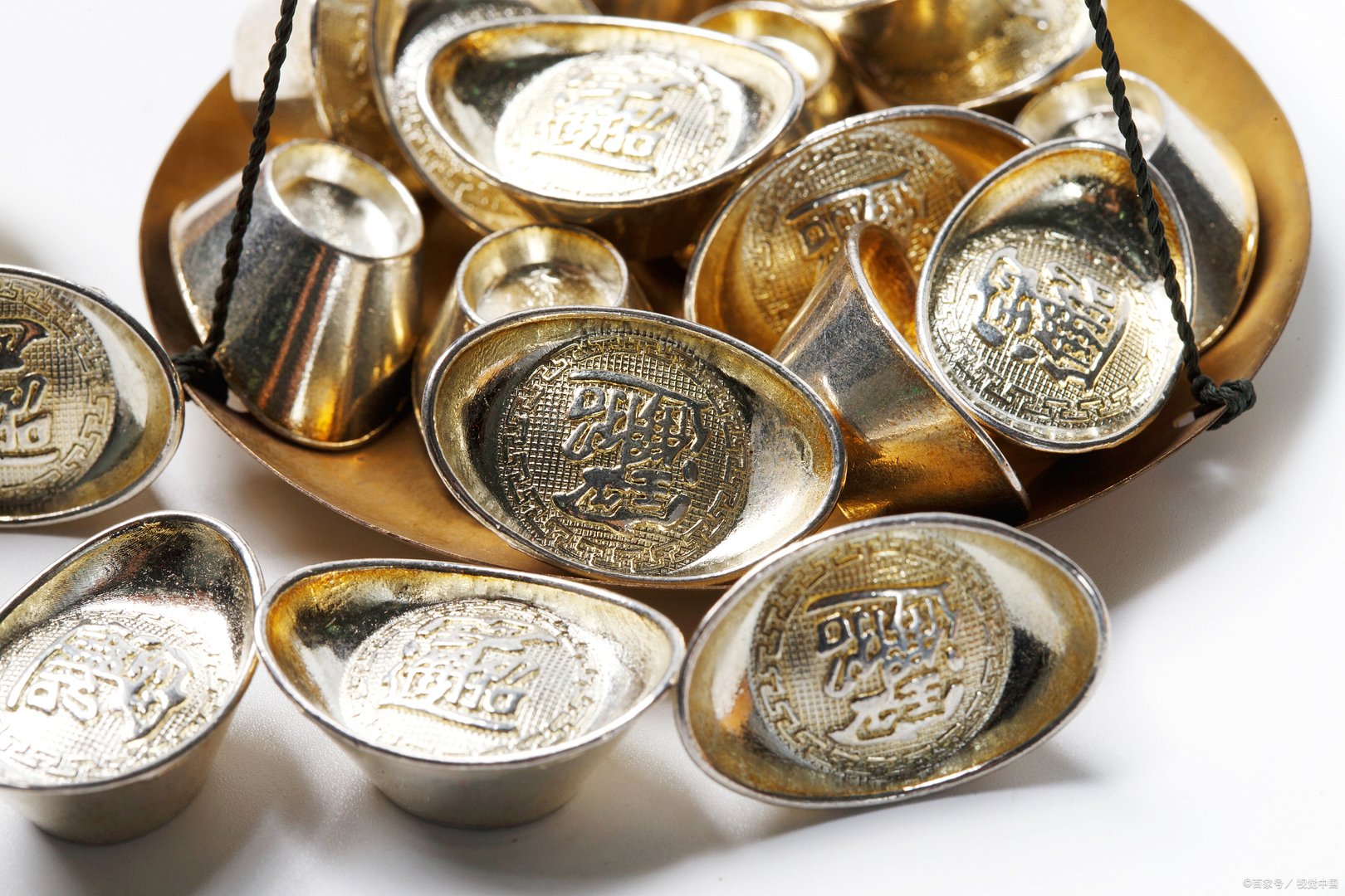 你知道银矿是如何开采出银的吗?银条是如何提炼的呢?