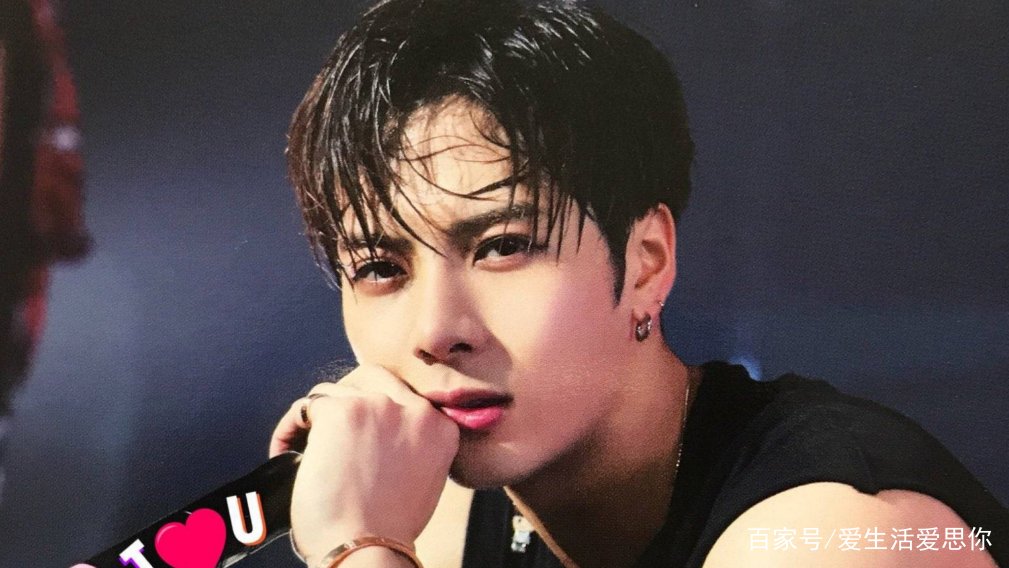 王嘉尔是什么背景？自己有三个亚洲冠军，为什么这么牛？