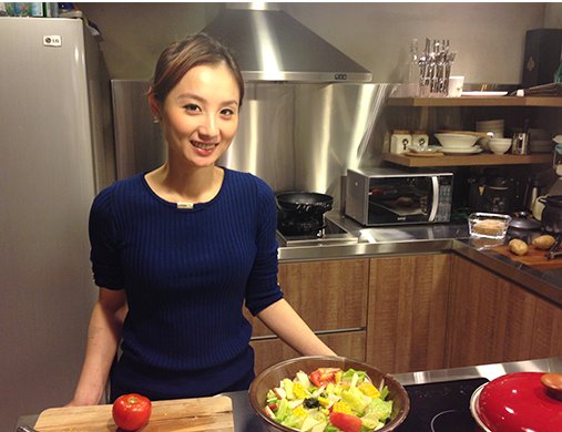 知名导演钱人豪宣布离婚，仍与小13岁前妻同居，他们离婚是否另有隐情？