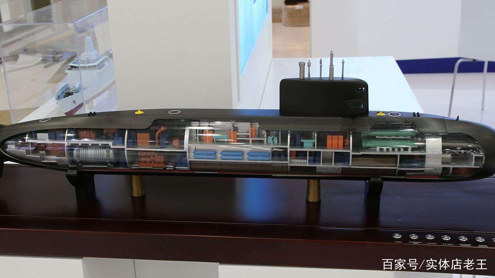 潜艇是如何下潜的？就是注水变重，然后就沉水吗？还有哪些我们不知道的？