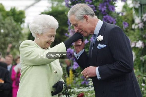 英国女王私人秘书为什么被逐出皇宫？