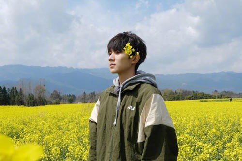 王源波士顿发ins，粉丝纷纷留言关心王源，王源什么时候能回中国？