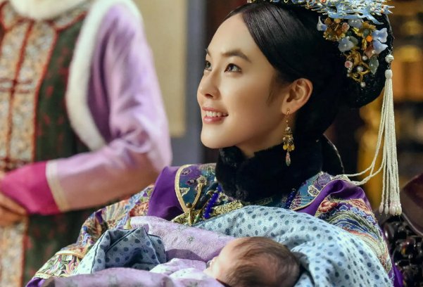 比康熙小30岁的妃子，此女最后是什么结局？