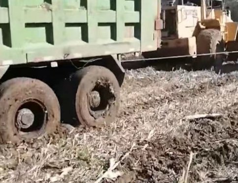 曝秋收车辆上路因带泥被罚12000，此事的真相到底是什么？