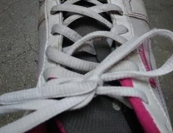 传统鞋带的系法（带图谢谢）