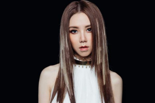 邓紫棋曾代言德芙广告，她的代言有哪些特点？