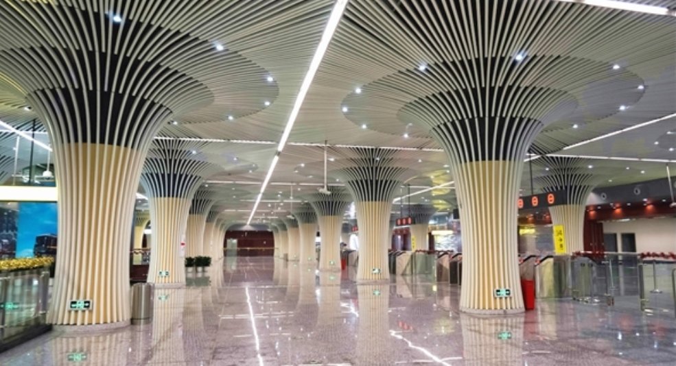 重庆惊现蘑菇林地铁站，除此之外，重庆还有哪些网红打卡地？