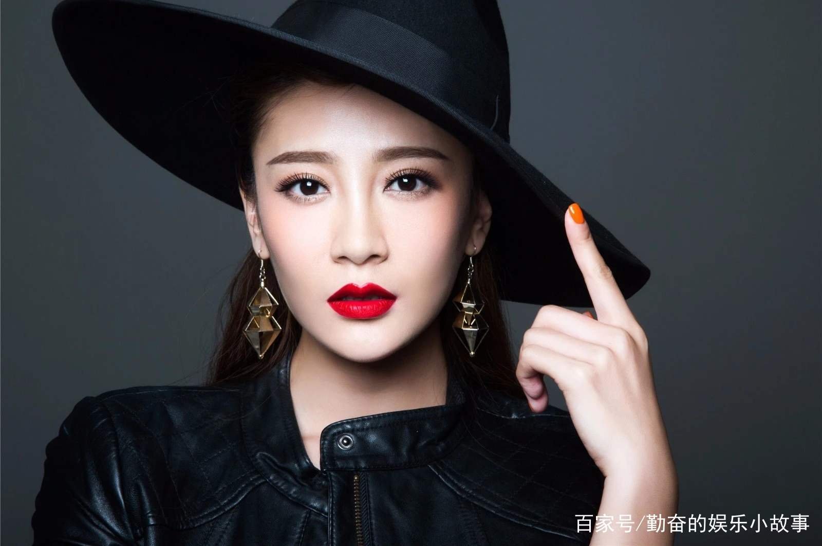 曹云金与妻子离婚时，为她转账500万，两人现状如何？