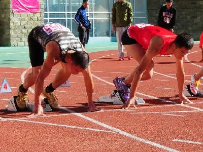 100m世界纪录是多少秒？