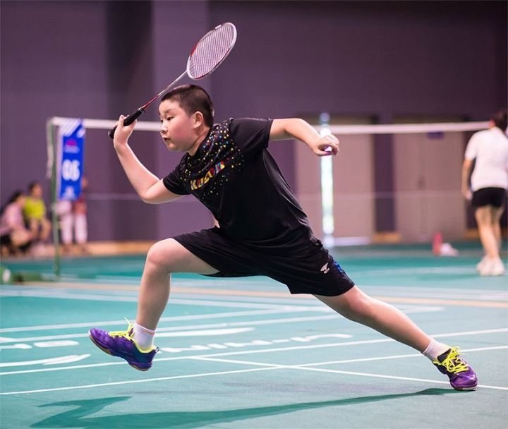 想学习羽毛球，初学者该如何学习呢？