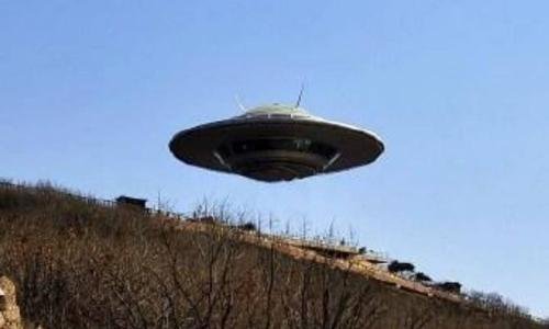 一声巨响，浙江嘉兴上空掉下不明物体，究竟是什么东西？