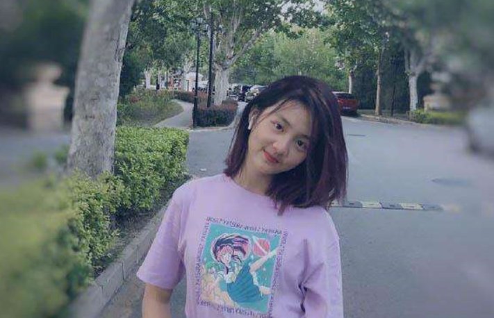 邓超一家四口合体走红毯，你认为明星的孩子成长道路是怎样的？