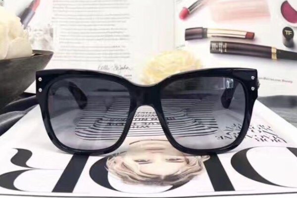 世界十大顶级眼镜品牌都是什么？