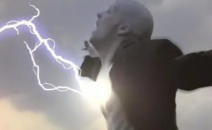 电影闪电奇迹最后男主角死了吗?还是随着闪电到天堂了?