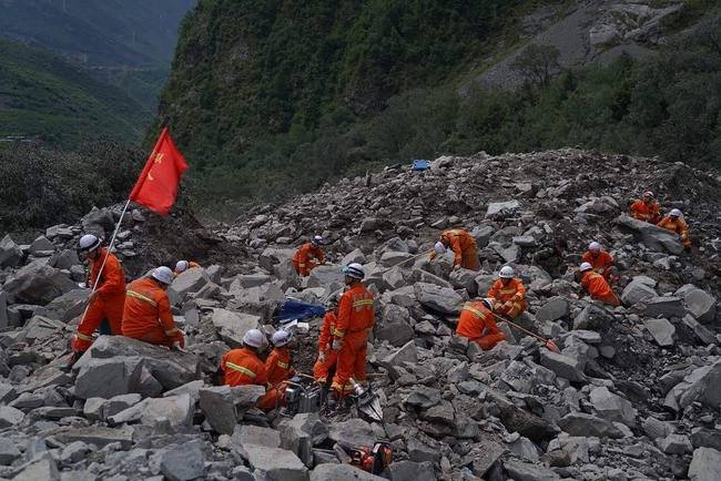 哀牢山遇难者被困的原因究竟是什么？