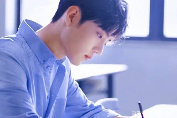 肖战跟陈情令剧组聚餐被曝光，想起往事依旧让人意难平，究竟发生了什么？