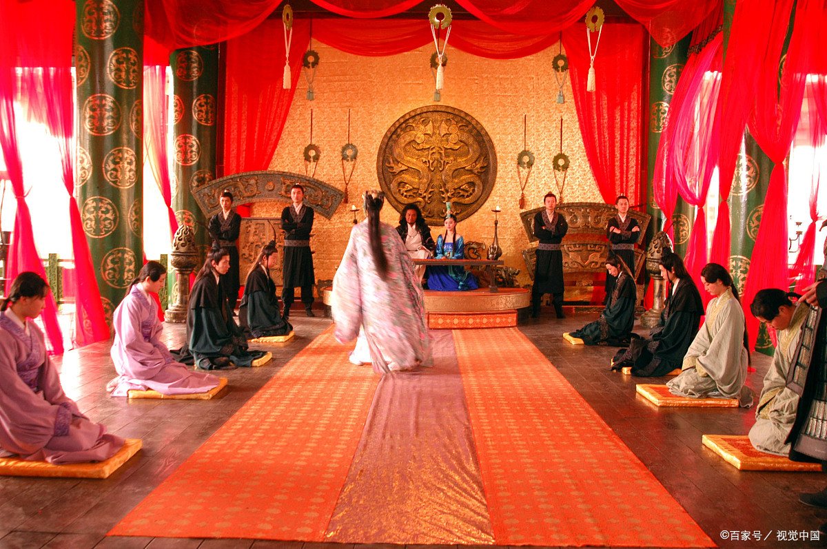 封神演义中的燃灯道人，是佛界的燃灯古佛吗？