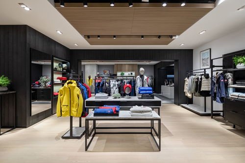 加拿大鹅同意退货退款，线下门店《更换条款》照旧，对此你有何看法？