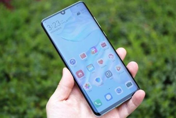 现在什么手机性价比高一点？