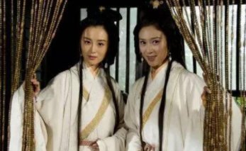 周瑜管夏侯惇叫什么呢？