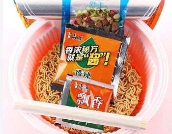 康师傅麻辣干拌面怎么吃？