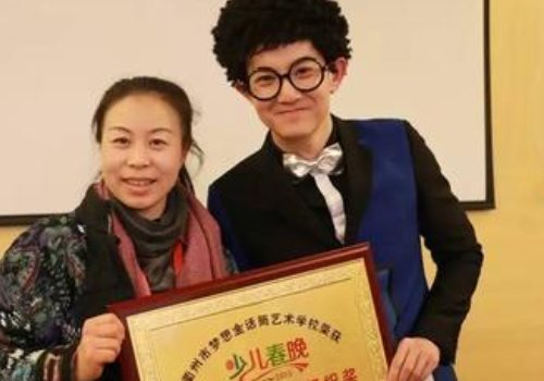 芝麻哥哥的年龄有多少