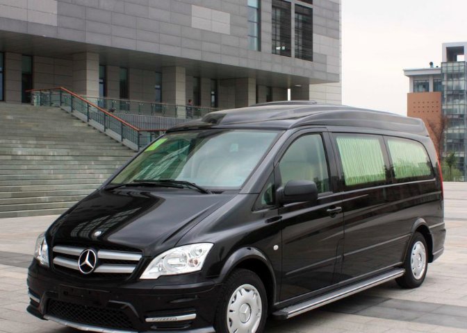 奔驰v8卖多少钱一辆？