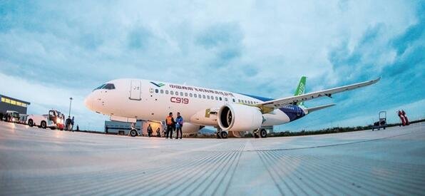 “飞机首飞”是什么意思？