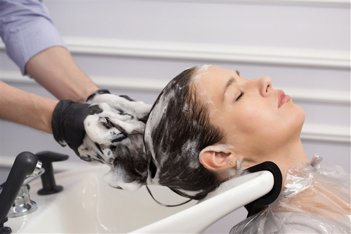 用什么保养头发最好。