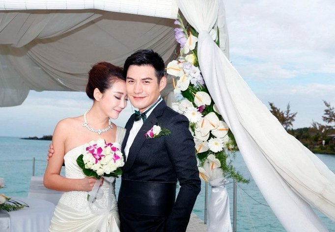 严屹宽第一任老婆叫什么？