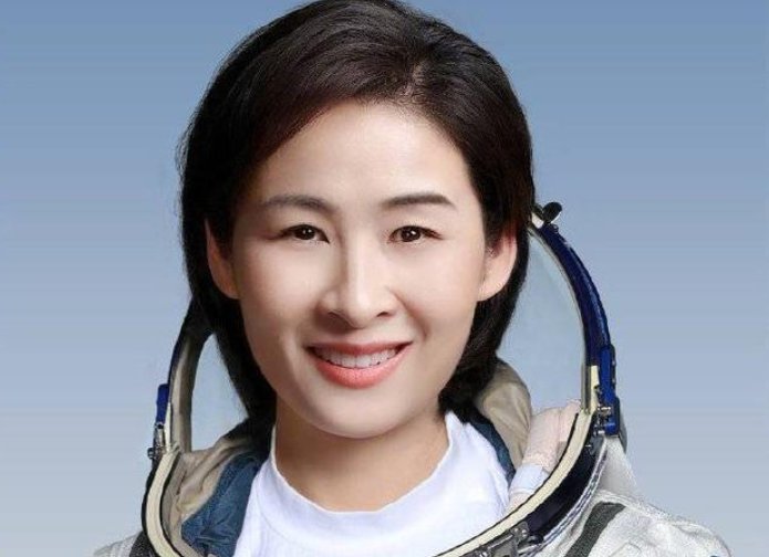 作为我国仅有的两名上过太空的女航天员，刘洋的级别为什么比王亚平高？