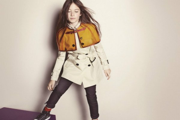 成人试穿小码优衣库童装引关注，如何看待成人试穿童装？