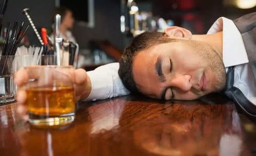 浙江某酒店首推一键助眠服务，造成失眠的原因都有什么？