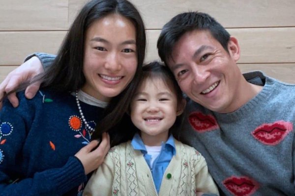 陈冠希晒全家福感谢妻子秦舒培，他们什么时候结婚的？