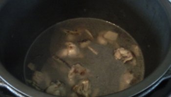 求做《油饼母鸡汤》的面料配方和汤料配方?