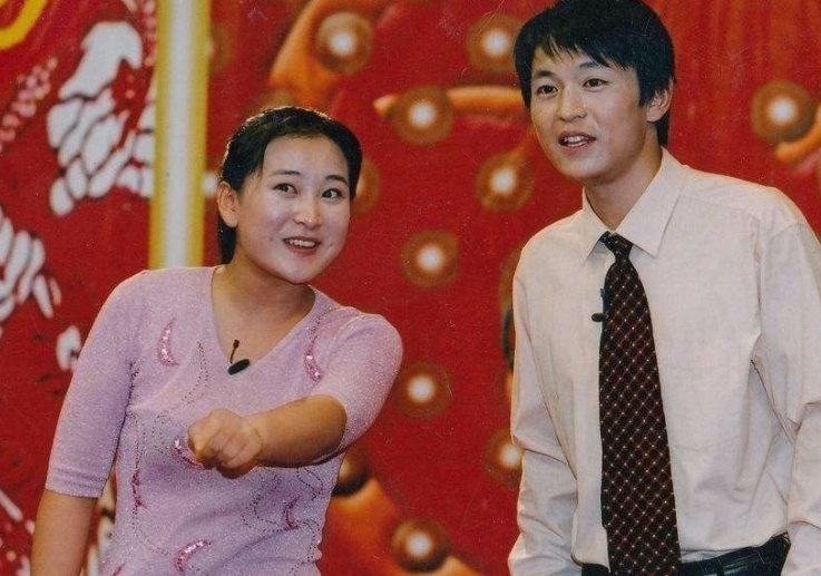 贾玲之前出过一位女相声演员，她是郭德纲的师姐，如今的单联丽怎样了呢？