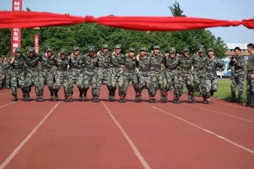 白求恩医务士官学校有什么学科?还有这个军校好不好?
