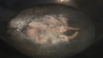 求做《油饼母鸡汤》的面料配方和汤料配方?